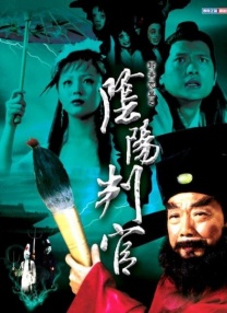 女人趴下脱了内裤光着屁股喷白